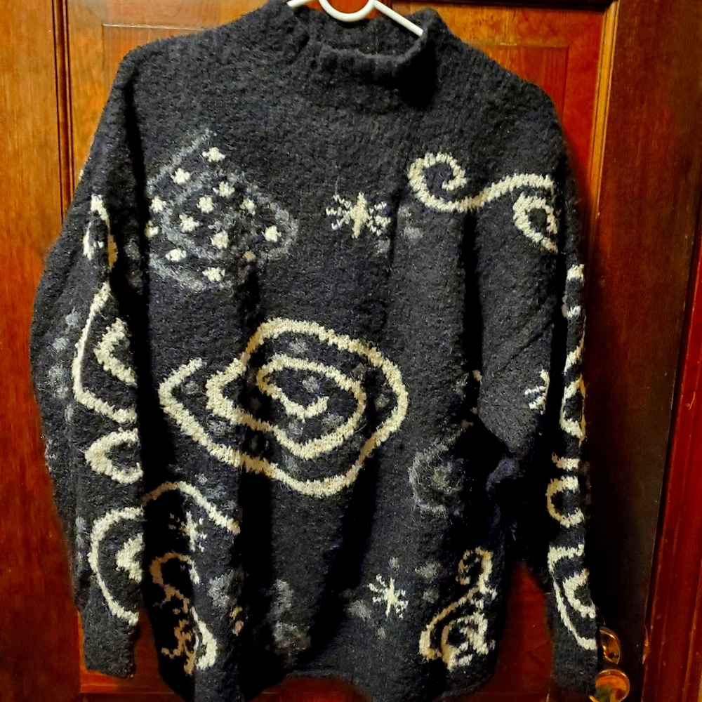 Vintage Ann Taylor Black and White Sweater